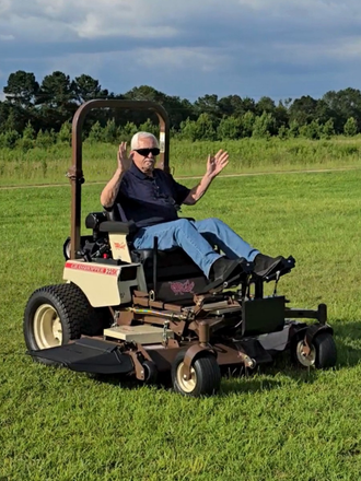 Enhanced MobilityIdeal for individuals with limited upper body mobility, offering you the freedom and ease to operate a mower effortlessly. ⇾